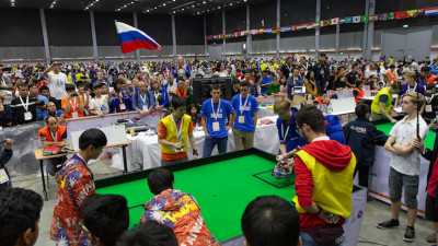 Петербургские робототехники завоевали серебро на всемирных соревнованиях в Венгрии