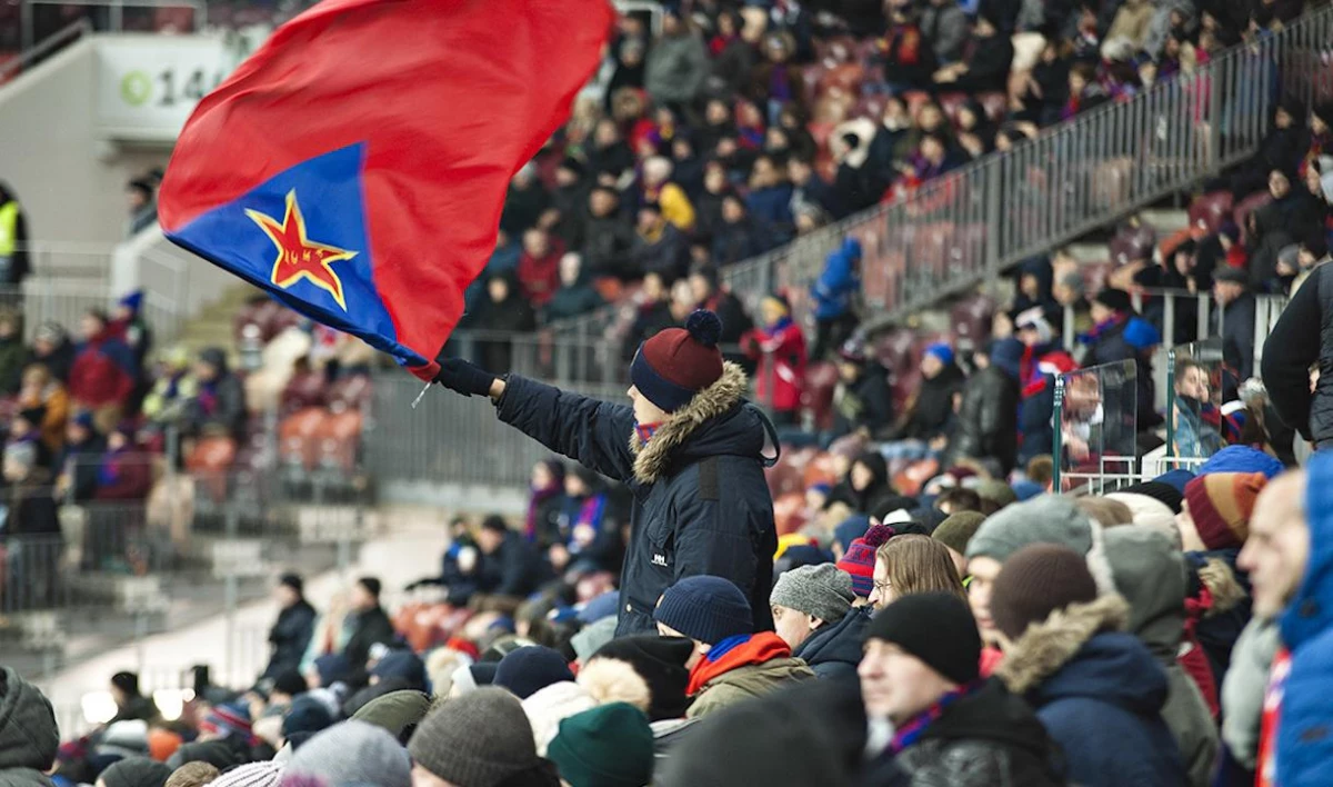 Участник драки между фанатами ЦСКА и «Зенита» в метро Петербурга получил условный срок - tvspb.ru