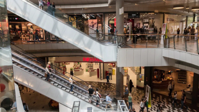 Продуктовые магазины и аптеки в ТЦ Петербурга будут открыты в нерабочие дни