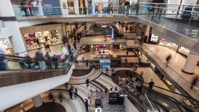 В торговых центрах Петербурга треть магазинов возобновила работу