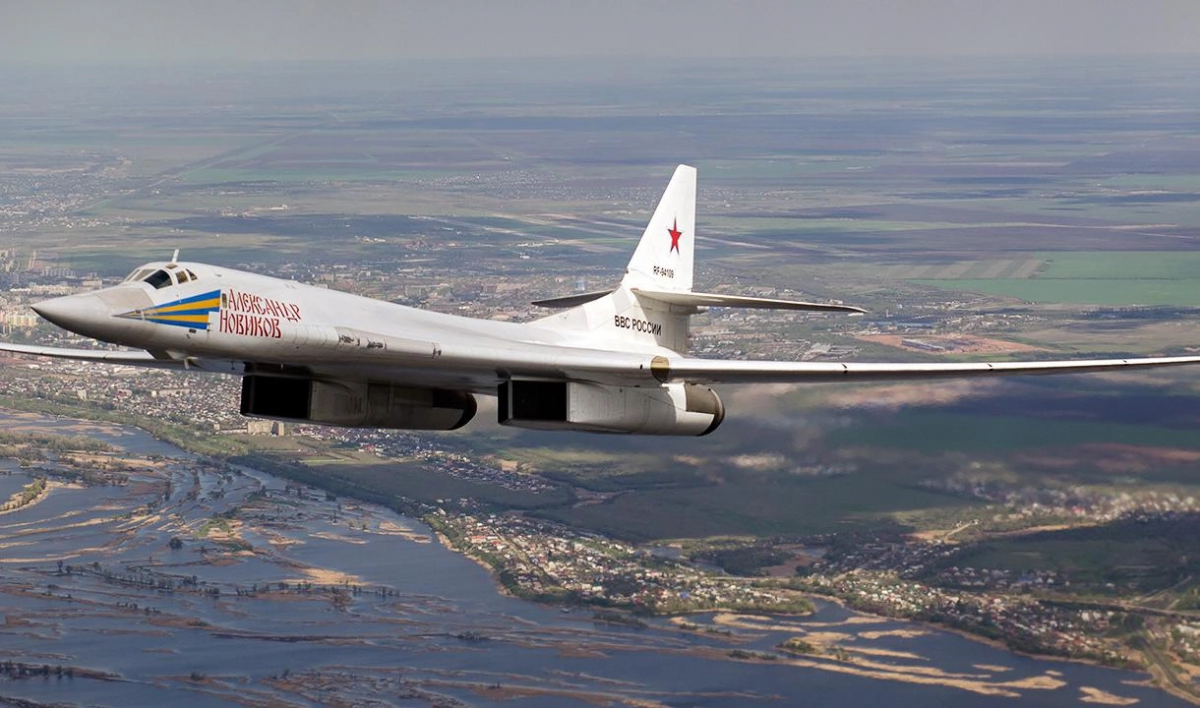 В ходе полета над Балтикой два Ту-160 сопровождали истребители пяти стран - tvspb.ru