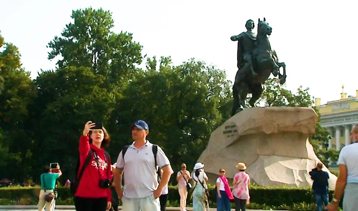 Кабмину предложили отменить НДС для всех туристических компаний - tvspb.ru