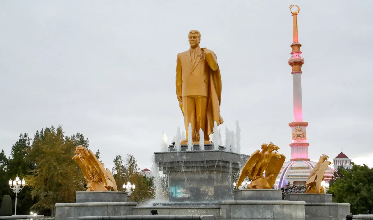 Петербургская делегация посетила концерт в честь 30-летия независимости Туркменистана - tvspb.ru