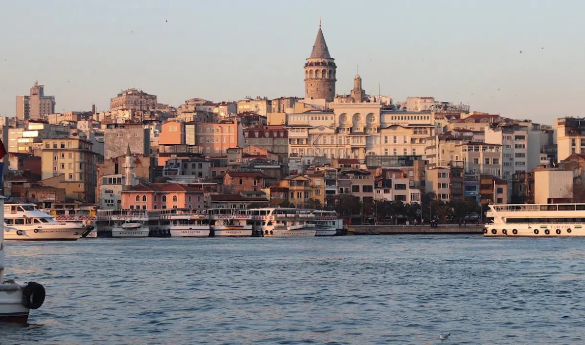 Заболеваемость коронавирусом в Турции достигла рекорда с начала мая - tvspb.ru