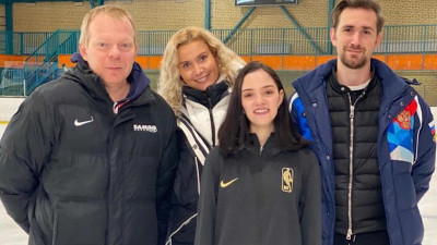 Фигуристка Евгения Медведева вернулась к Этери Тутберидзе