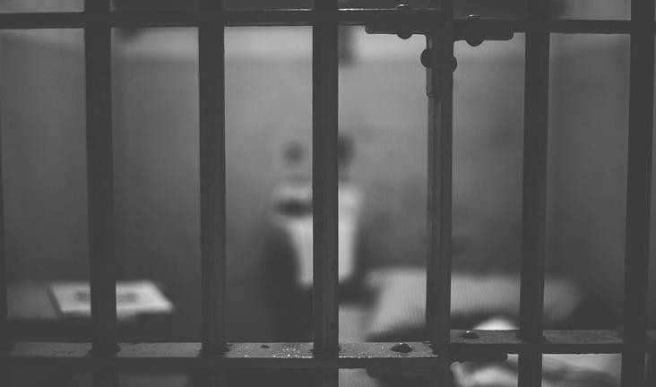 Трем заключенным в «Крестах» предъявили обвинение в вымогательстве