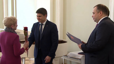 Сергей Боярский поздравил с профессиональным праздником василеостровских деятелей культуры