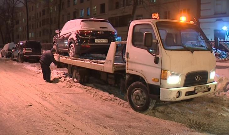 За ночь в Петербурге эвакуировали 227 автомобилей