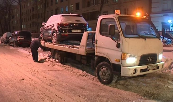 За ночь в Петербурге эвакуировали 227 автомобилей - tvspb.ru
