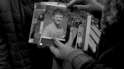 Мать 12 лет не может похоронить жестоко убитого сына-музыканта