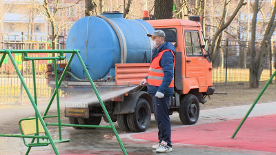 За две недели в Петербурге очистили 1300 фасадов от пыли и грязи