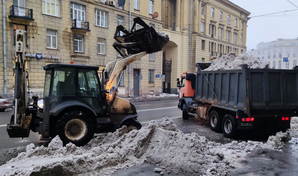 Почти 45 тысяч кубометров снега покинуло Петербург за прошедшие сутки - tvspb.ru