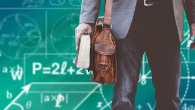 Петербург занял второе место в рейтинге высокооплачиваемых вакансий для учителей