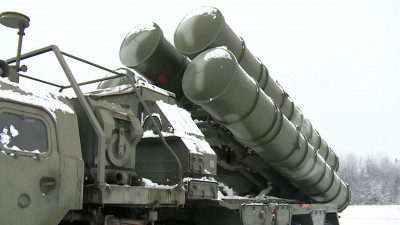 Совет Федерации разрешил использовать российские войска за границей