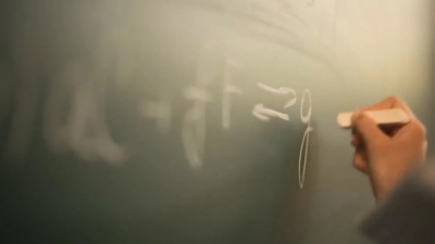 Минпросвещения не планирует продлевать зимние каникулы для школьников из-за COVID