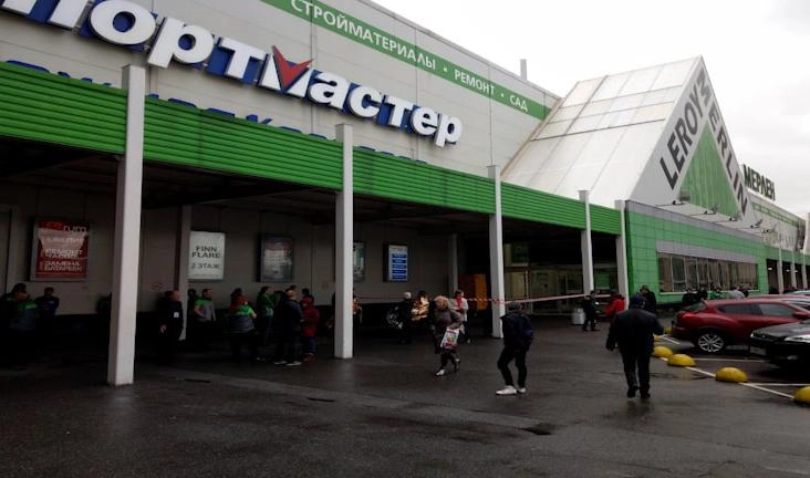 Торговый центр на «Пионерской» эвакуировали из-за забытого портфеля - tvspb.ru