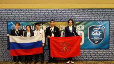 Четверо школьников из Петербурга получили специальные награды Всемирной ярмарки научных достижений