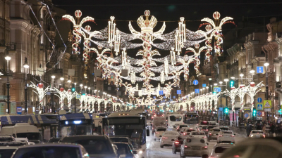 Более 600 млн рублей выделят в Петербурге на новогоднее оформление