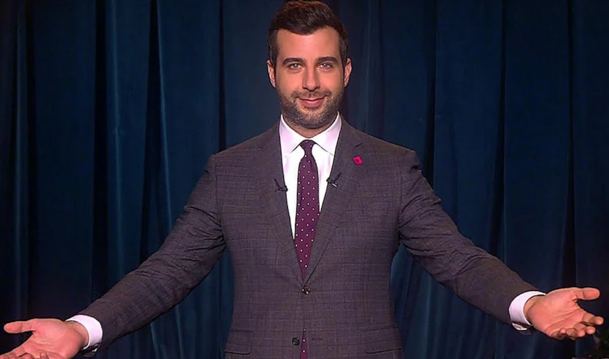 Болельщики белорусского клуба «Ислочь» посвятили плакат Ивану Урганту - tvspb.ru