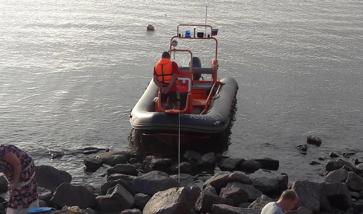 Очевидцы: из Финского залива извлекли тело утонувшей женщины - tvspb.ru