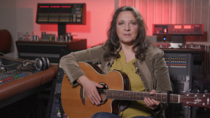 Завтрак в кругу семьи и обязательная прогулка. Утро Марины Капуро, заслуженной артистки России