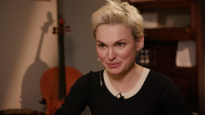 О «Музыке в темноте», тайне фамилии и игре на скрипке. Утро с Евгенией Зима