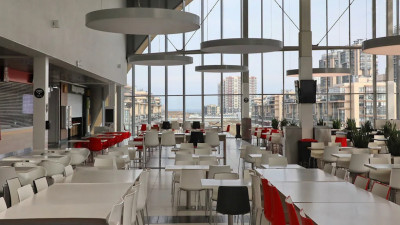 В Петербурге обсуждают идею работы фуд-кортов с официантами и без очередей