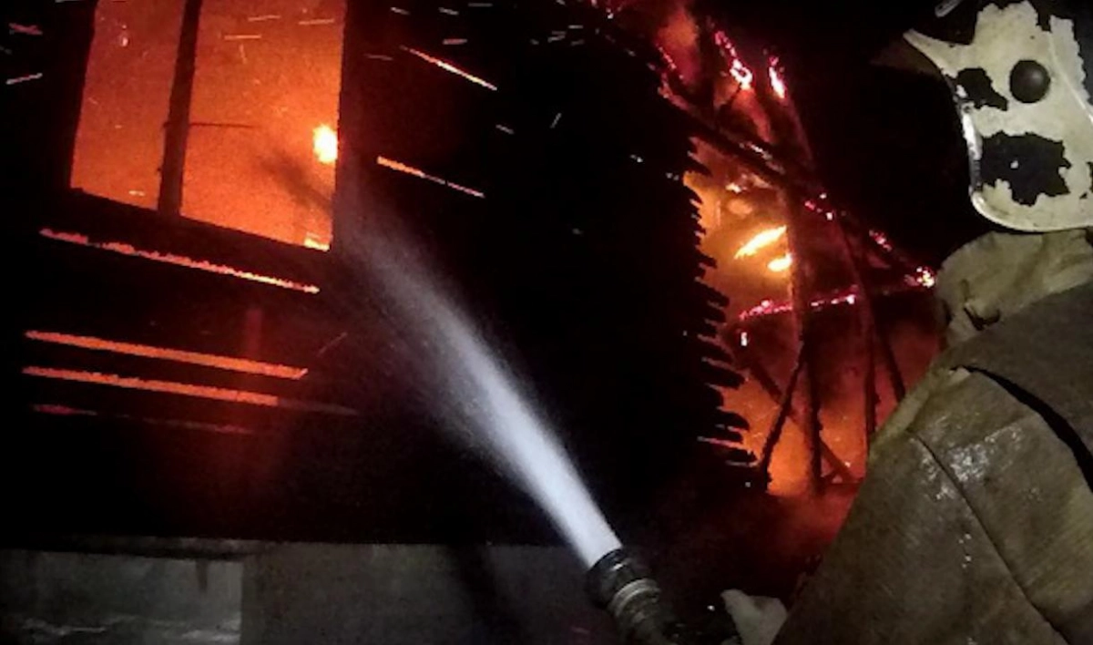 Спасатели за полчаса потушили пожар в квартире в Выборге - tvspb.ru