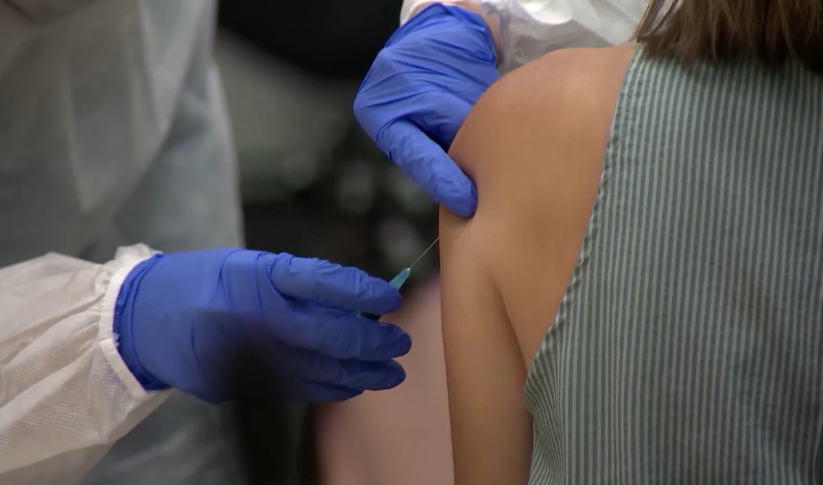 Петербург поставил новый рекорд по числу привитых от COVID за сутки - tvspb.ru