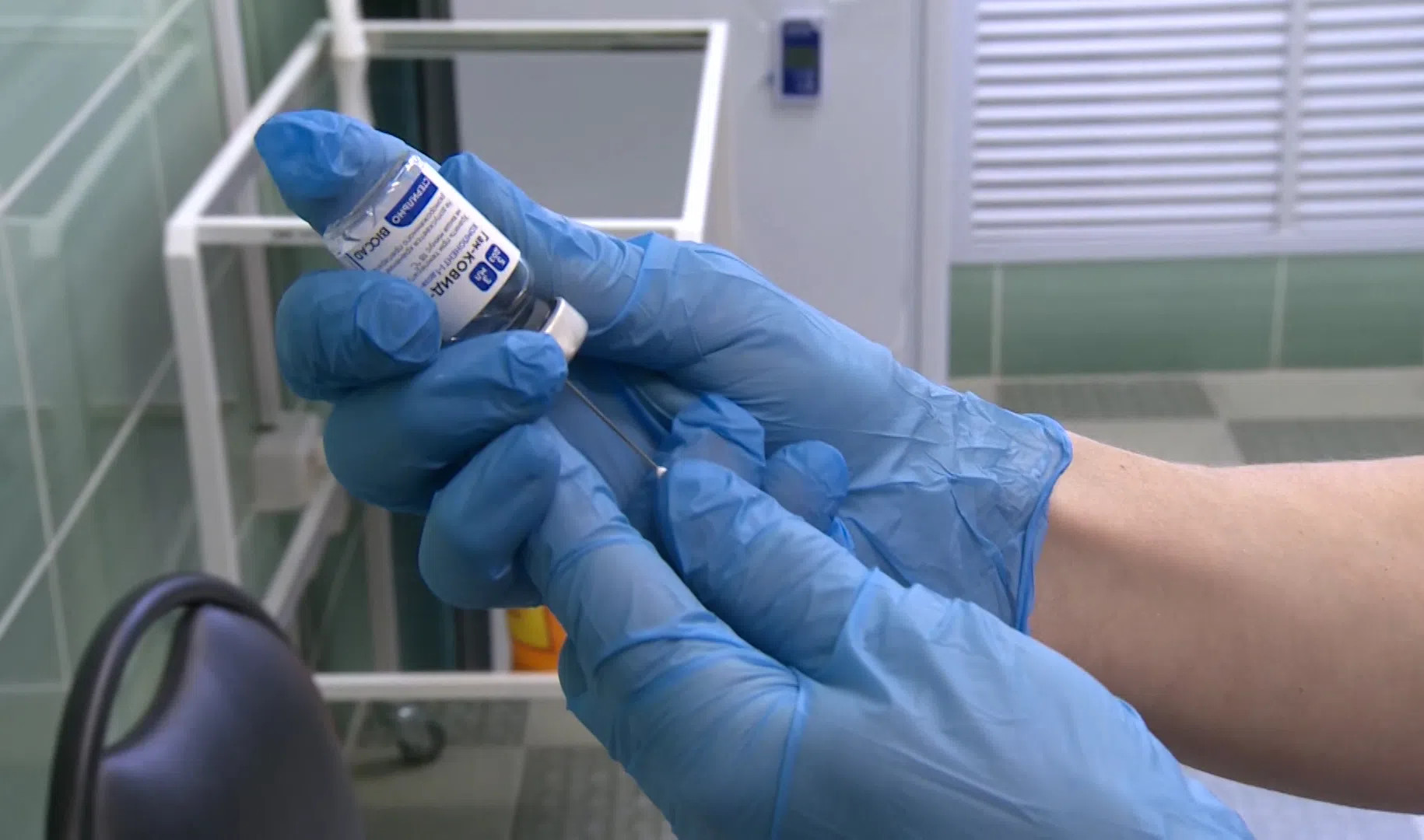 Пациентов петербургских стационаров начнут прививать от коронавируса