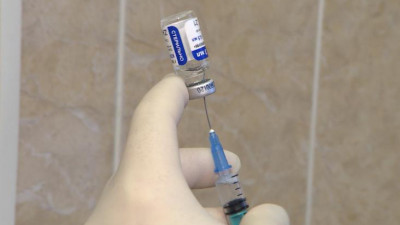 Более 205 тысяч петербуржцев получили первую дозу вакцины от COVID-19