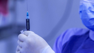 Более 7,5 тысяч жителей Ленобласти ввели два компонента вакцины от COVID
