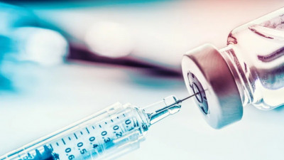 В комздраве рассказали, какие вакцины от коронавируса выбирают петербургские врачи