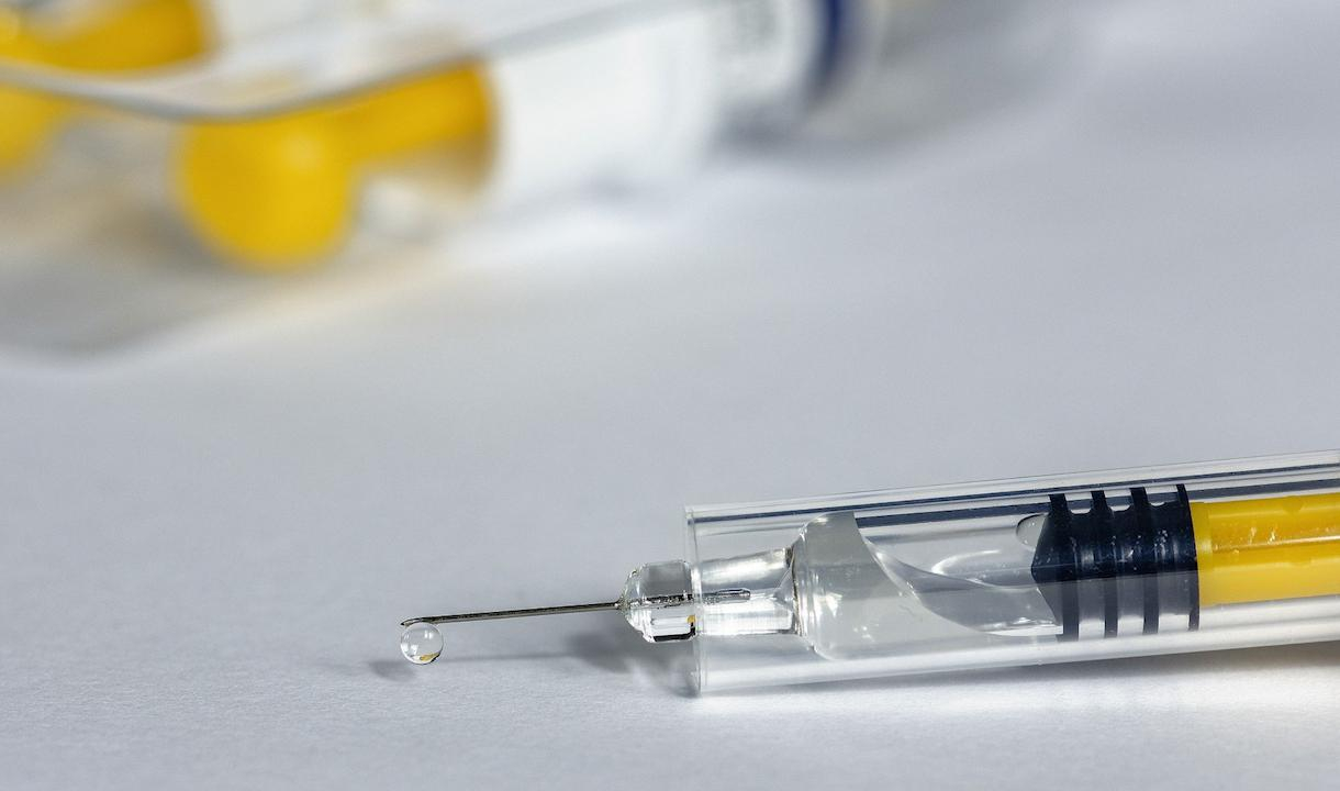 Эксперты назвали преимущества и недостатки разных видов вакцин от COVID-19
