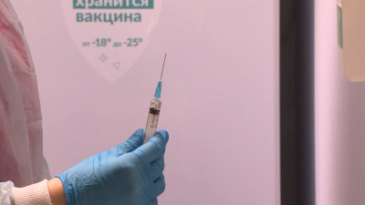 Уже 3 из 5 российских работодателей организовали вакцинацию персонала от коронавируса