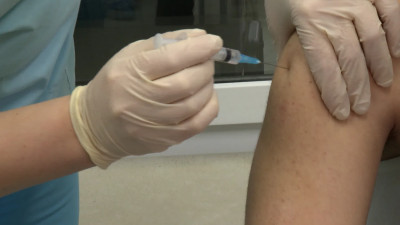 В Петербурге начнут исследования на добровольцах коктейля от COVID из антител