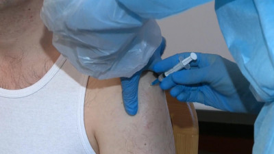 Сотрудники комитета по здравоохранению Петербурга сделали прививки от коронавируса
