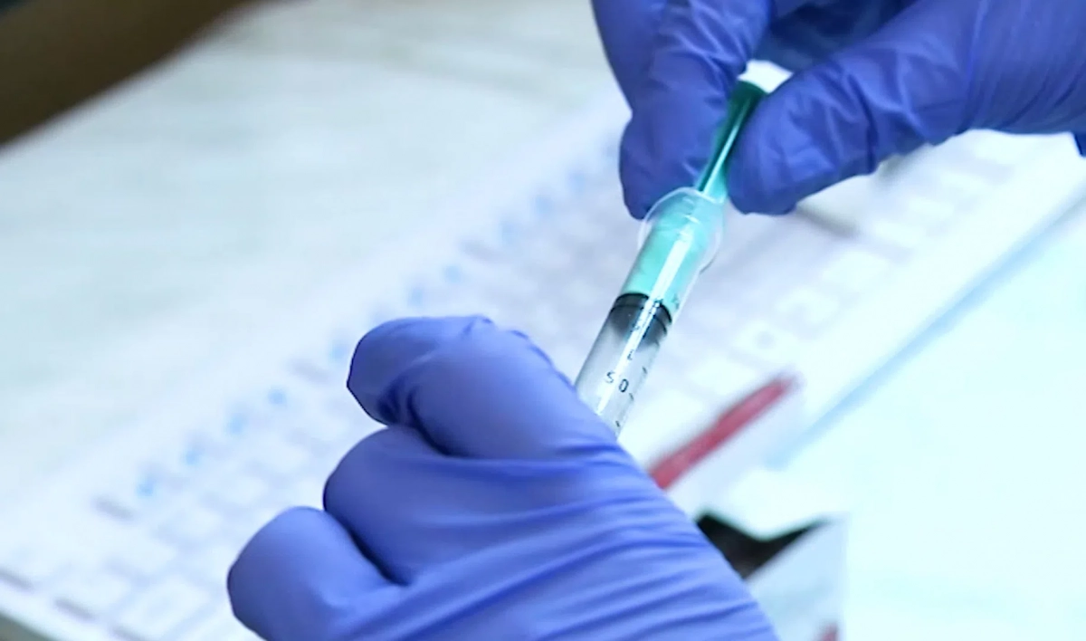 Жителям Ленобласти ответили на вопросы об обязательной прививке от COVID-19 - tvspb.ru