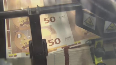 Сохранить и приумножить. Эксперты рассказали, какая валюта лучше всего подходит для накоплений