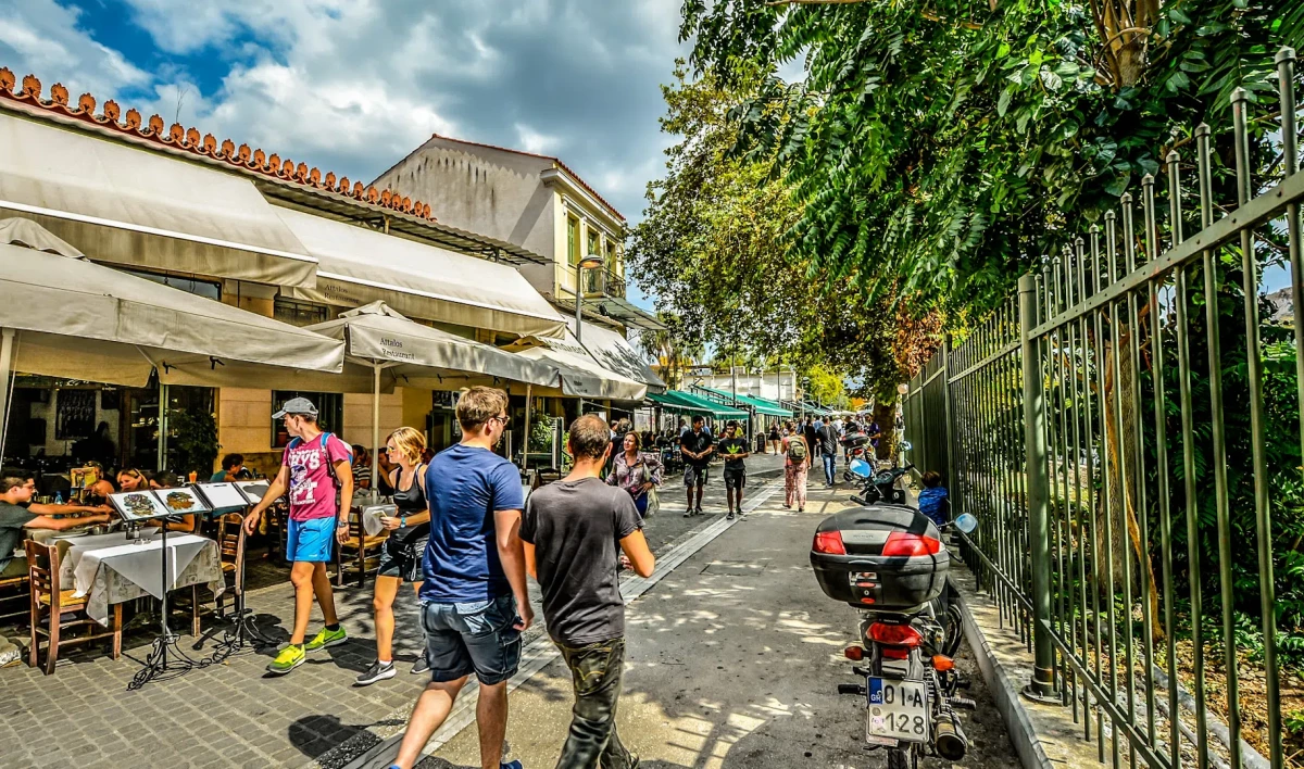 Отдыхающим в Греции туристам рекомендовали распечатывать сертификаты с QR-кодами - tvspb.ru