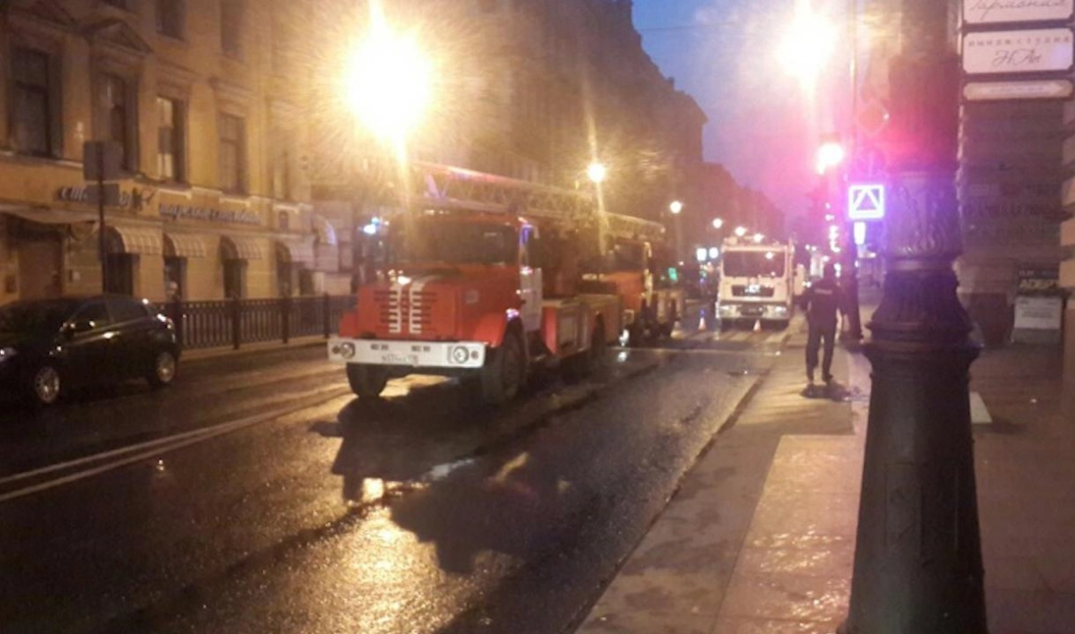 Спасатели потушили пожар в квартире на улице Куйбышева - tvspb.ru