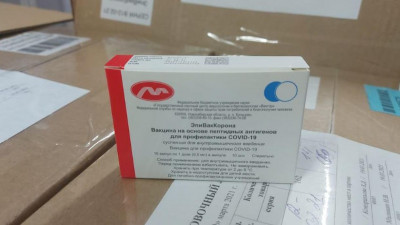 В Петербурге «ЭпиВакКороной» привили более 2,5 тысяч человек