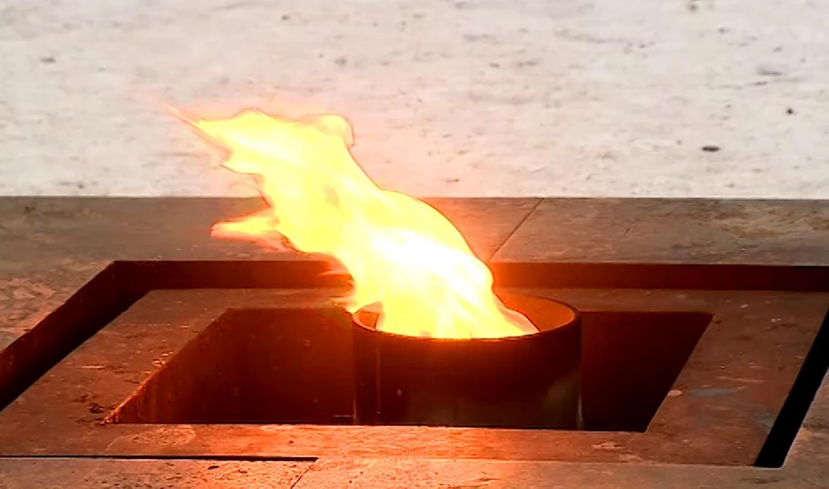 В Киришах безработный мужчина прикурил сигарету от Вечного огня - tvspb.ru