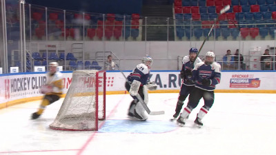 В Петербурге проходит любительский хоккейный турнир Leningrad Cup
