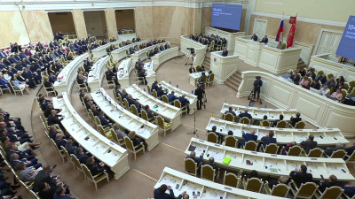 В Петербурге на борьбу с COVID-19 в 2021 году направили 65 млрд рублей