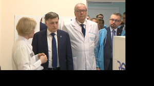 Вячеслав Макаров навестил пациентов Детского клинического центра инфекционных болезней