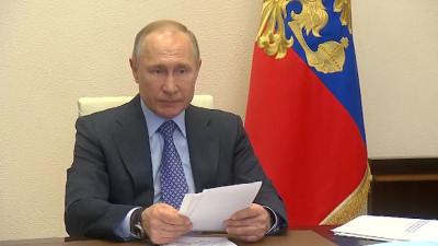 Владимир Путин положительно оценил темпы работы над российской вакциной от коронавируса