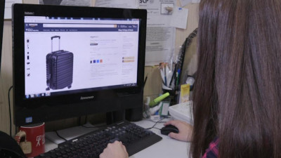 Россияне во время самоизоляции покупали товары для кухни, средства для окрашивания волос и книги