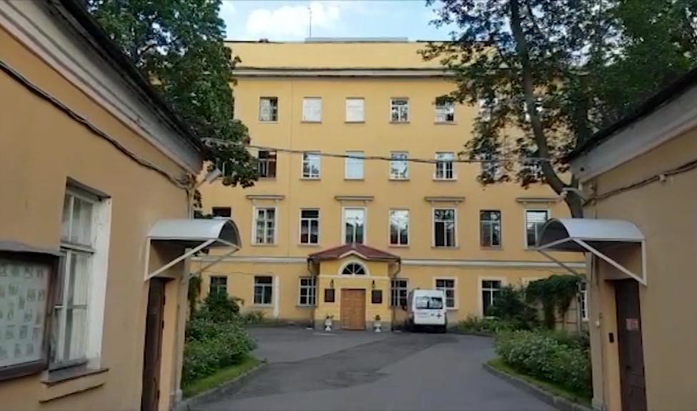 Медиков психиатрической больницы Святого Николая Чудотворца отпустили домой после вынужденного карантина на рабочем месте