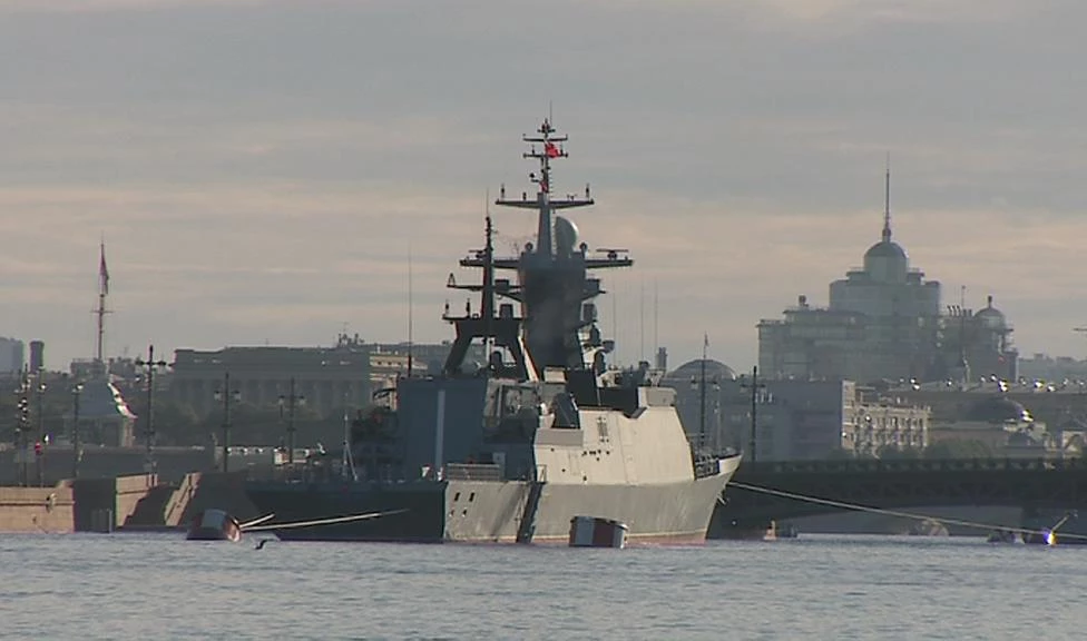 Увидеть парад ВМФ с набережных Невы можно будет только в масках и перчатках - tvspb.ru